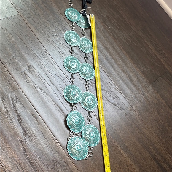 Catchfly Chain Silver tone/turquoise conchos, embossed floral - Picture 8 of 8